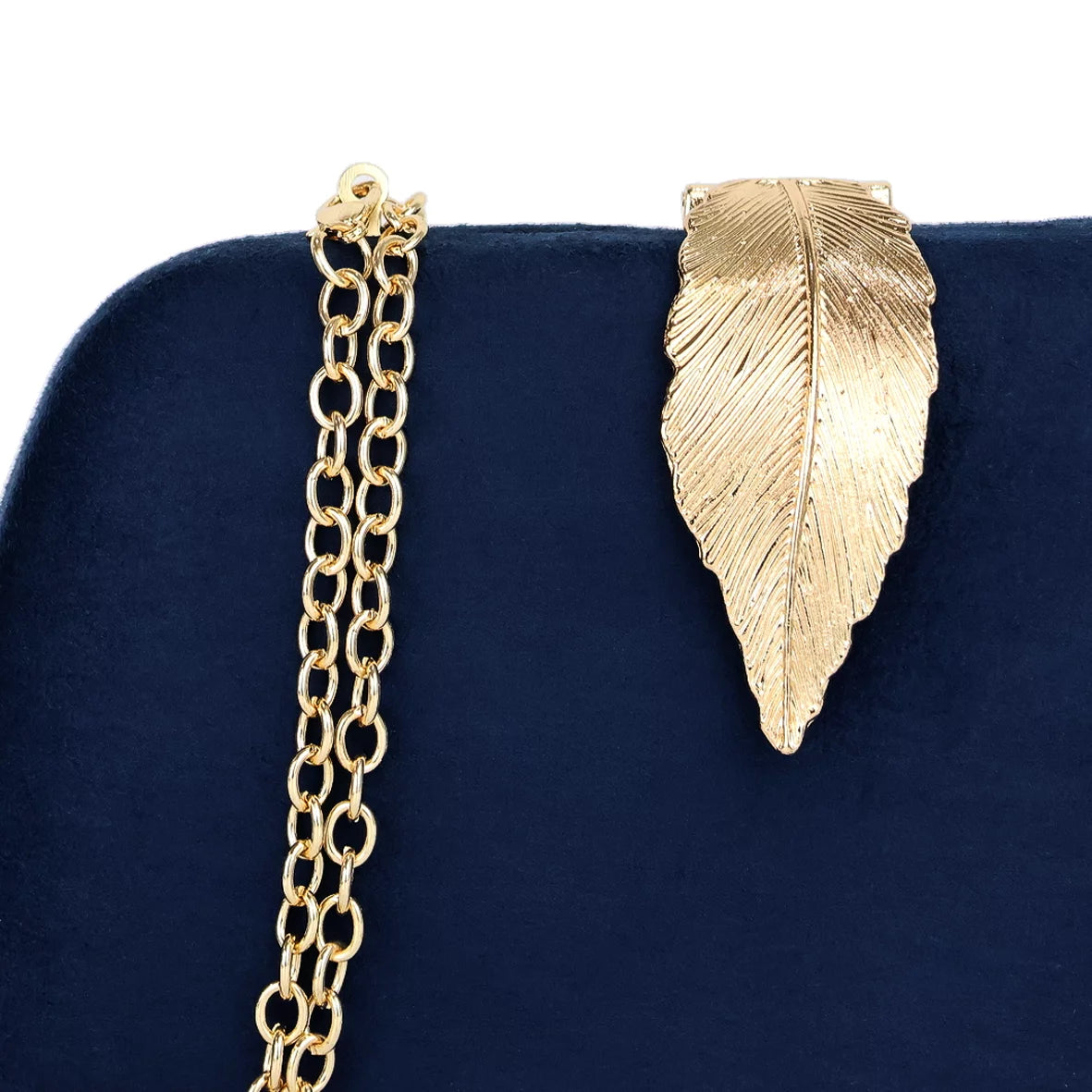 Navy Blue Faux Suede Clutch: The Perfect Accessory for Every Occasion! 💙✨